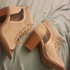 Tan Yoki heeled booty shoes